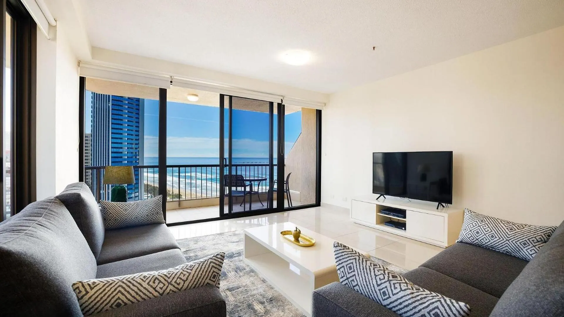 Paradise Centre Apartments Managed By Gchs Gold Coast