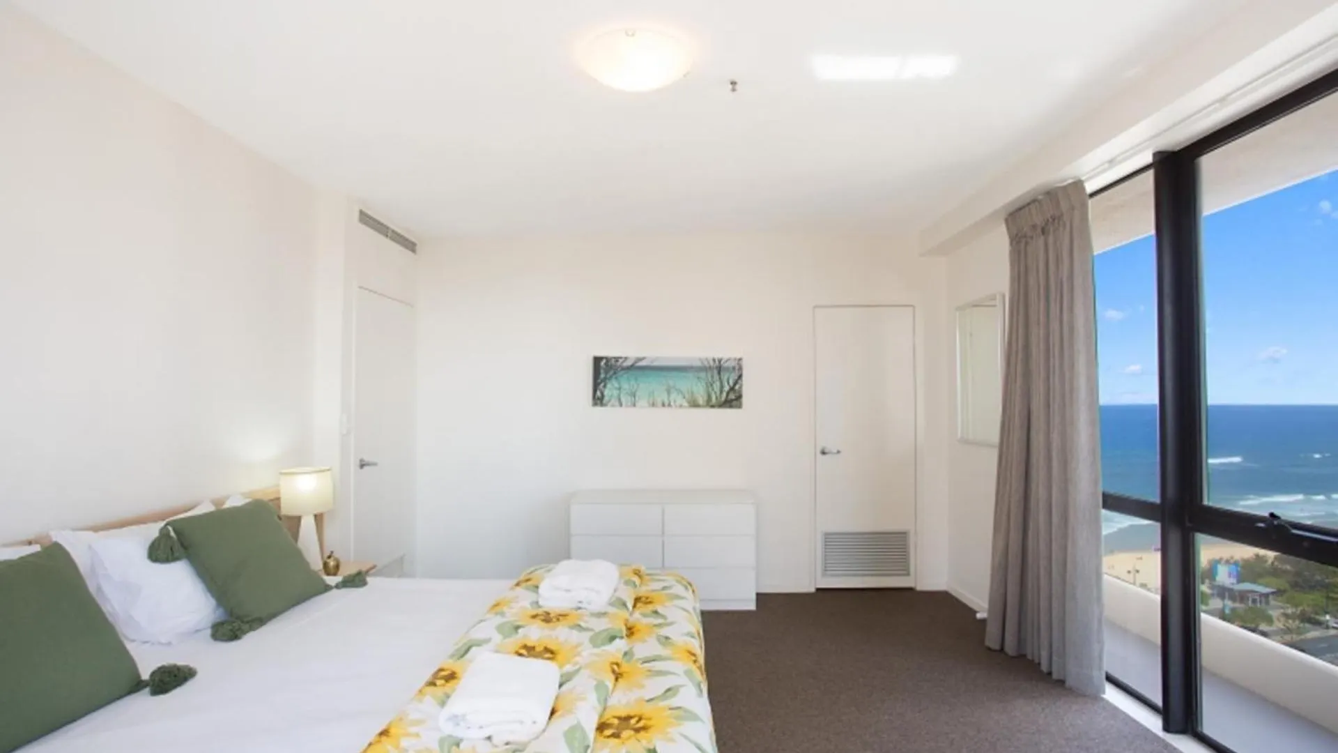 Paradise Centre Apartments Managed By Gchs Gold Coast Australia