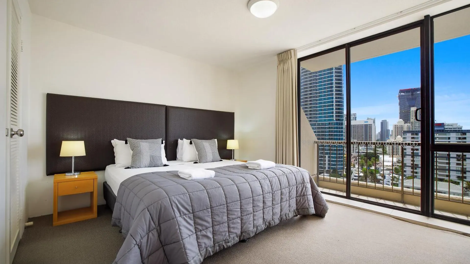 Paradise Centre Apartments Managed By Gchs Gold Coast