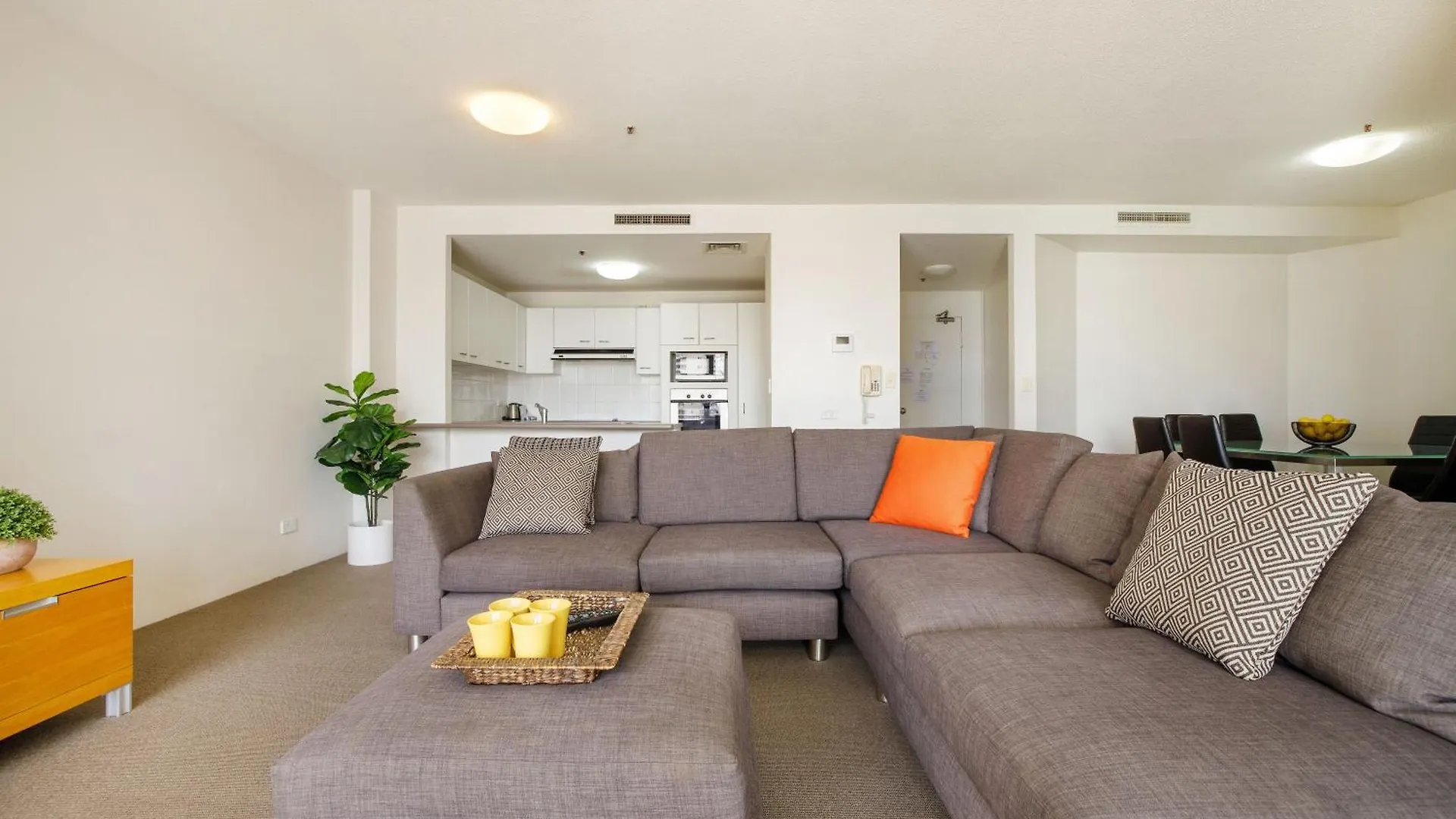 Paradise Centre Apartments Managed By Gchs Gold Coast 0*,