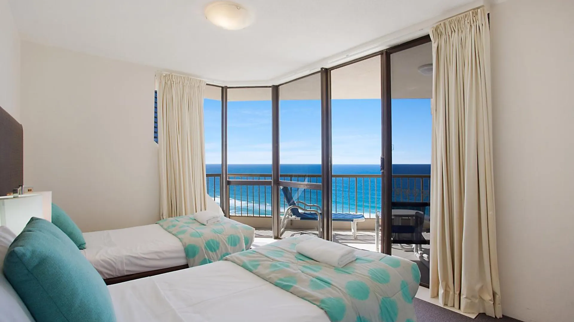 Paradise Centre Apartments Managed By Gchs Gold Coast Australia