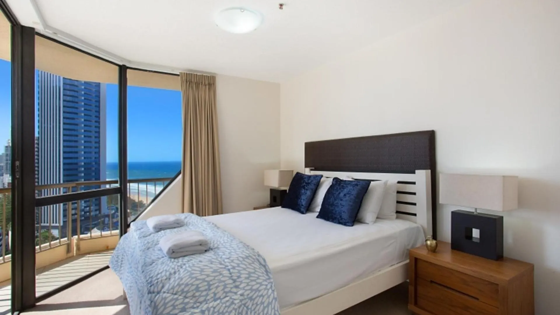 Paradise Centre Apartments Managed By Gchs Gold Coast